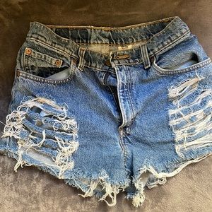 Vintage Levi’s Shorts 550 ripped